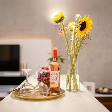 Leo Modern Urban Stay, Self Check-in, Free Garage Apartamento