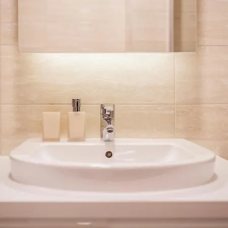 Leo Modern Urban Stay, Self Check-in, Free Garage Apartamento *