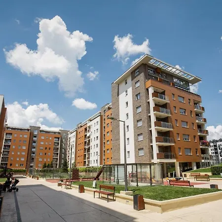 Leo Modern Urban Stay, Self Check-in, Free Garage Apartamento Belgrado