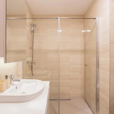 Leo Modern Urban Stay, Self Check-in, Free Garage Apartamento