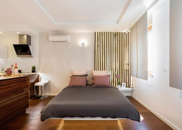 Leo Modern Urban Stay, Self Check-in, Free Garage 베오그라드