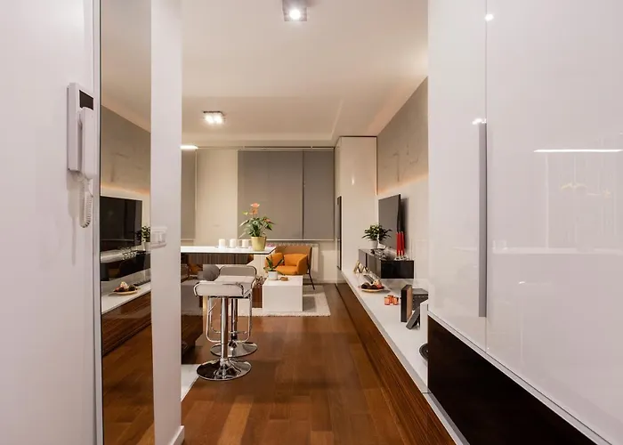 아파트 Leo Modern Urban Stay, Self Check-in, Free Garage *