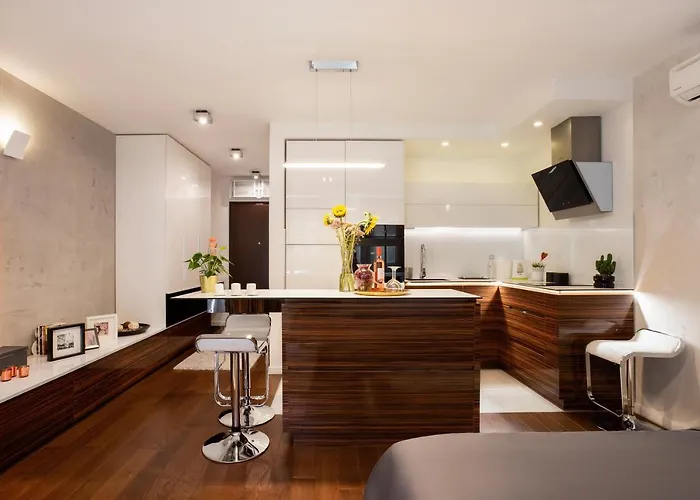 Leo Modern Urban Stay, Self Check-in, Free Garage 아파트 베오그라드