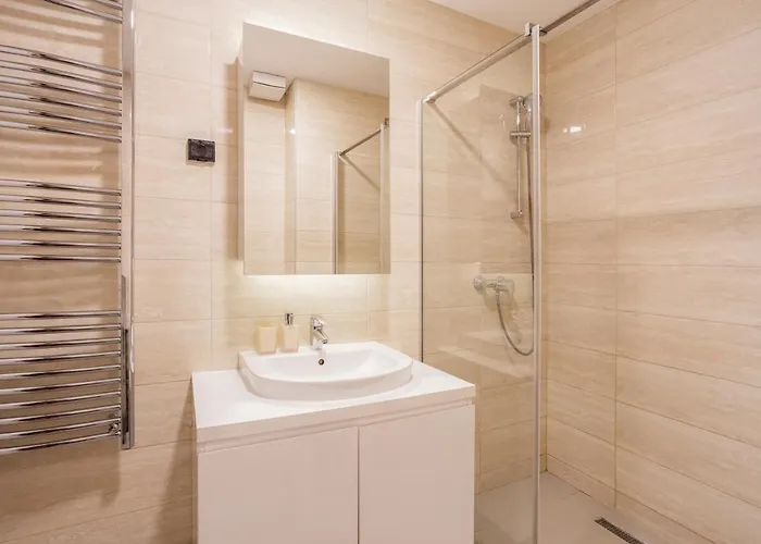 Leo Modern Urban Stay, Self Check-in, Free Garage 베오그라드