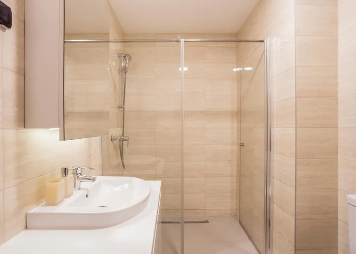 Leo Modern Urban Stay, Self Check-in, Free Garage 아파트